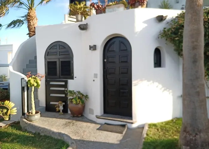 Alana Garden 1 Cotillo