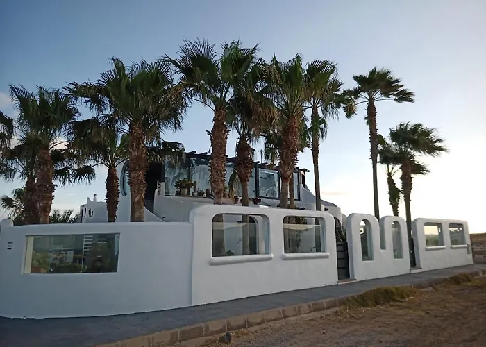 Alana Garden 1 Cotillo